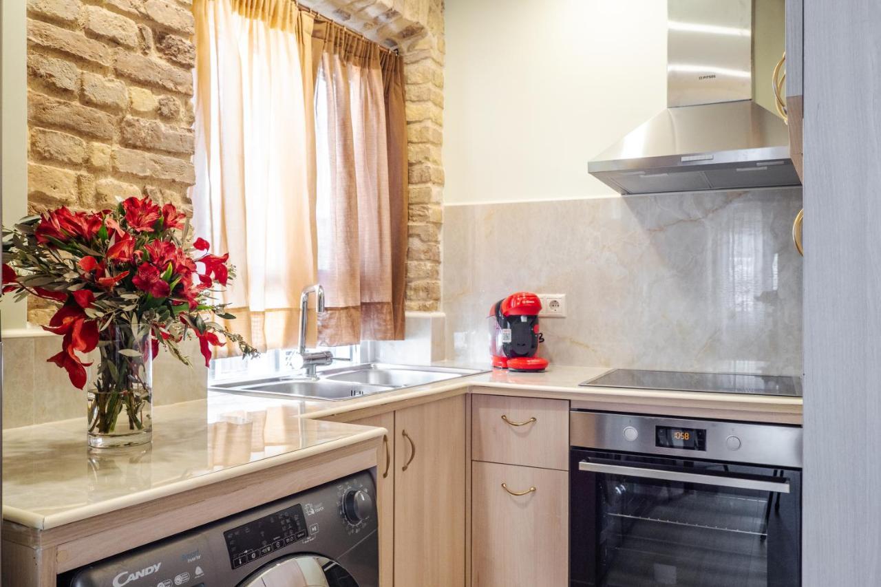 Corfu Old Town Apartment, Marina Nymfes *